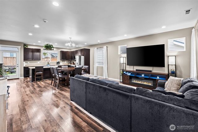 2706 SW Chowchilla Way, Port Orchard, WA 98367