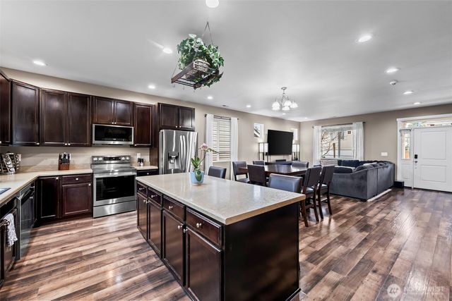 2706 SW Chowchilla Way, Port Orchard, WA 98367