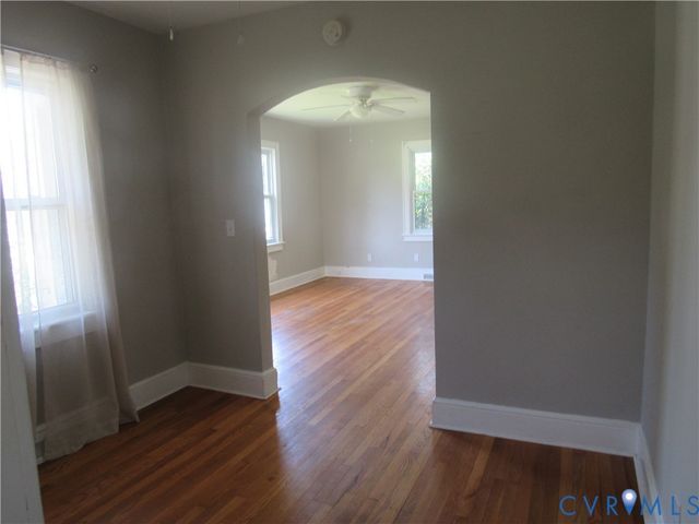 903 Floral Ave, Colonial Heights, VA 23834