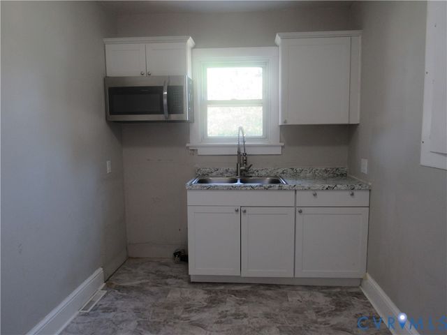 903 Floral Ave, Colonial Heights, VA 23834