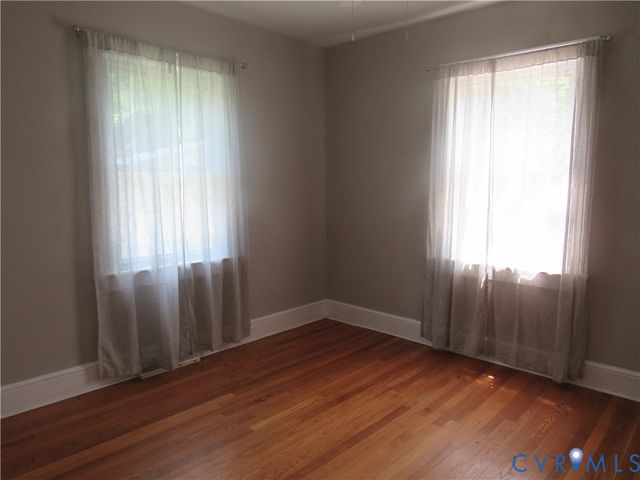 903 Floral Ave, Colonial Heights, VA 23834