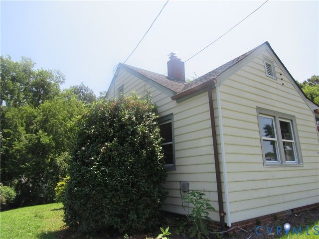 903 Floral Ave, Colonial Heights, VA 23834