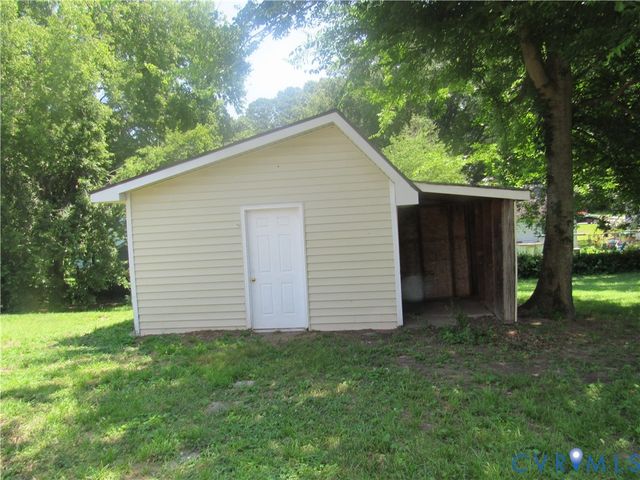 903 Floral Ave, Colonial Heights, VA 23834