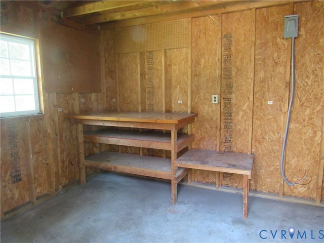 903 Floral Ave, Colonial Heights, VA 23834