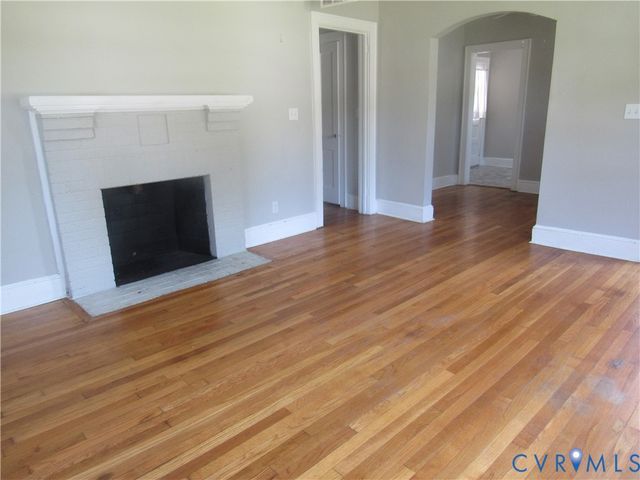 903 Floral Ave, Colonial Heights, VA 23834
