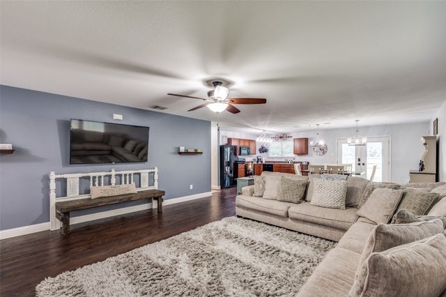 337 Cotton Drive, Mansfield, TX 76063