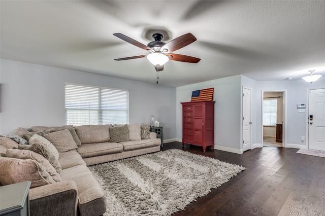 337 Cotton Drive, Mansfield, TX 76063