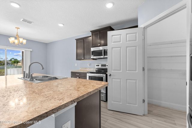 402 Moray Drive SW, Palm Bay, FL 32908