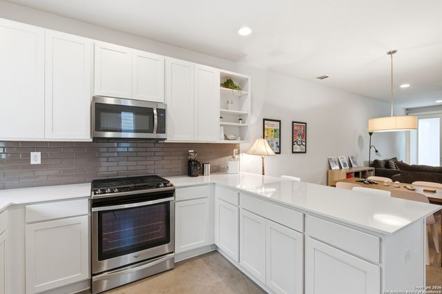 330 Clay St Unit 27, San Antonio, TX 78204