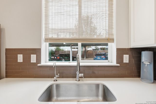 330 Clay St Unit 27, San Antonio, TX 78204