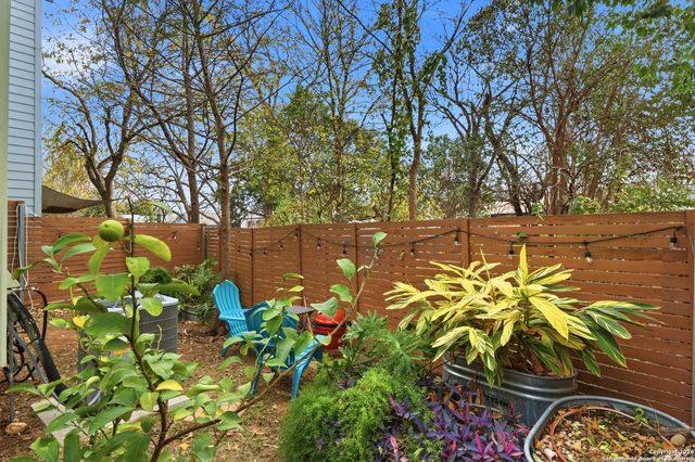 330 Clay St Unit 27, San Antonio, TX 78204