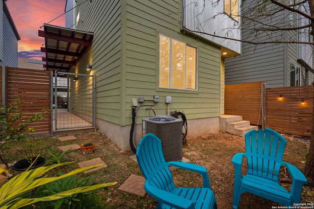 330 Clay St Unit 27, San Antonio, TX 78204