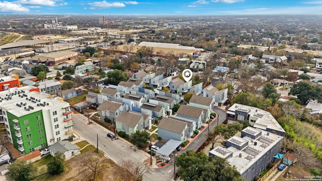330 Clay St Unit 27, San Antonio, TX 78204