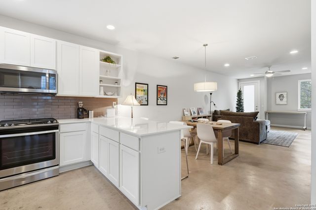 330 Clay St Unit 27, San Antonio, TX 78204