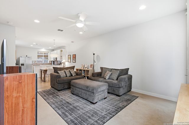 330 Clay St Unit 27, San Antonio, TX 78204