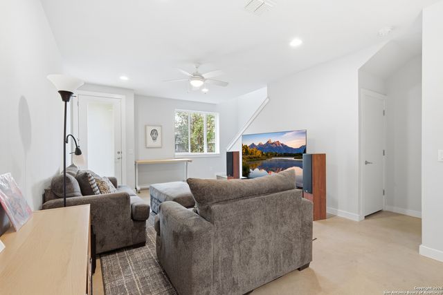 330 Clay St Unit 27, San Antonio, TX 78204