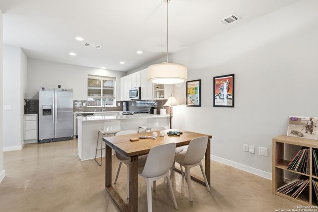 330 Clay St Unit 27, San Antonio, TX 78204