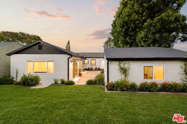 8421 Airlane Avenue, Los Angeles, CA 90045