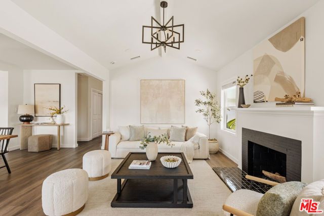 8421 Airlane Avenue, Los Angeles, CA 90045