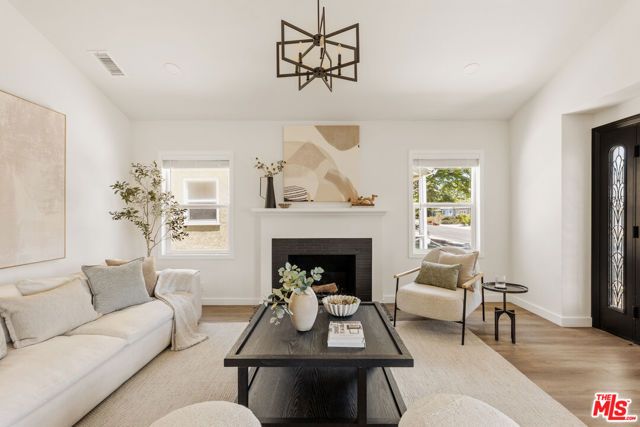 8421 Airlane Avenue, Los Angeles, CA 90045