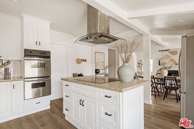 8421 Airlane Avenue, Los Angeles, CA 90045