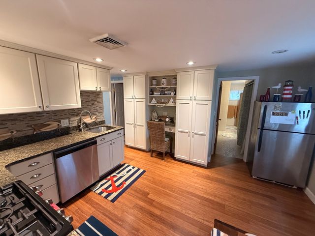 11 Beechwood Place, Wareham, MA 02532