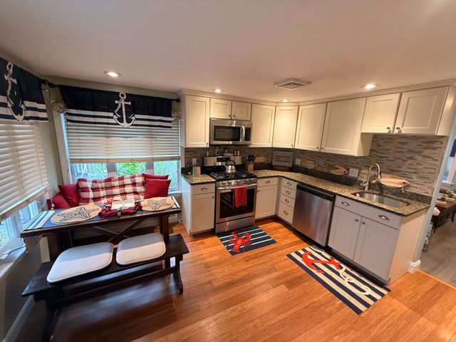 11 Beechwood Place, Wareham, MA 02532