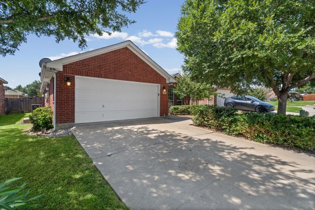 3704 Palm Drive, Fort Worth, TX 76244