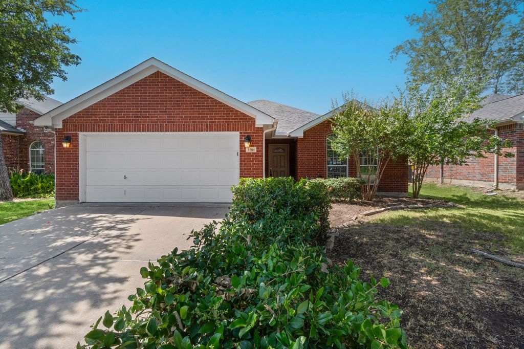 3704 Palm Drive, Fort Worth, TX 76244