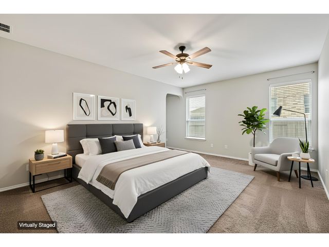 1724 Stinnett DR, Leander, TX 78641