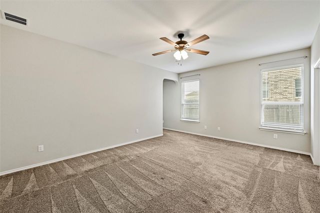 1724 Stinnett DR, Leander, TX 78641