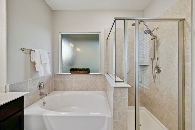 1724 Stinnett DR, Leander, TX 78641