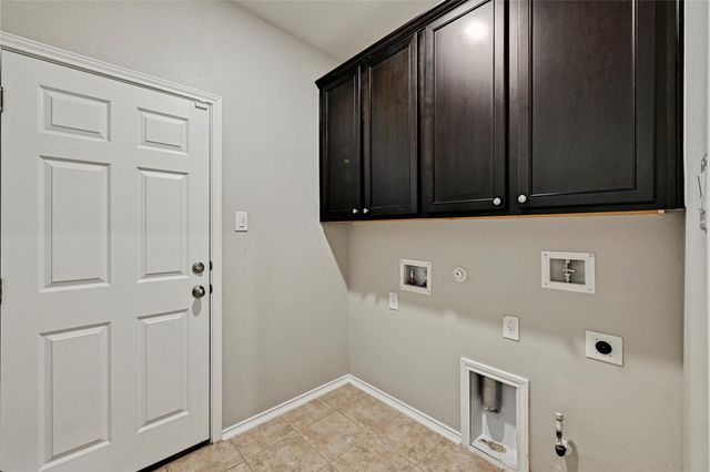 1724 Stinnett DR, Leander, TX 78641