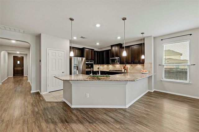 1724 Stinnett DR, Leander, TX 78641