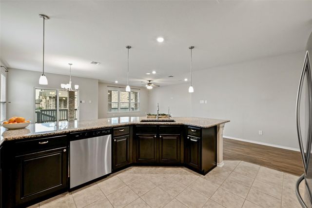 1724 Stinnett DR, Leander, TX 78641