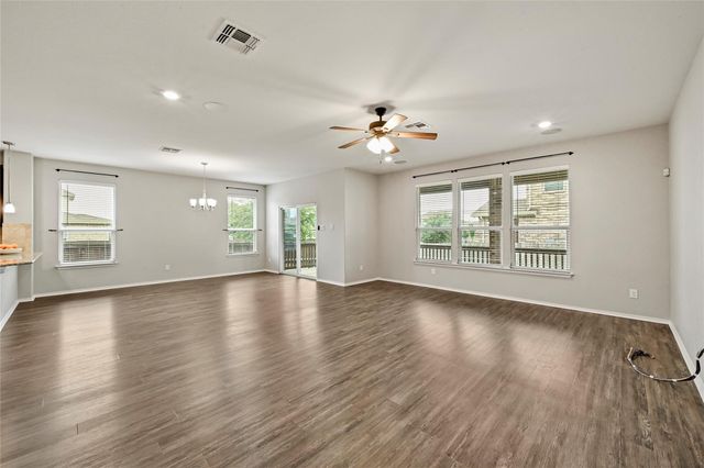 1724 Stinnett DR, Leander, TX 78641