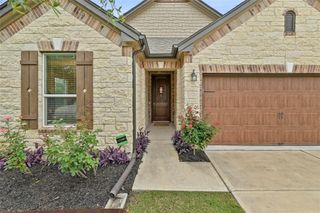 1724 Stinnett DR, Leander, TX 78641