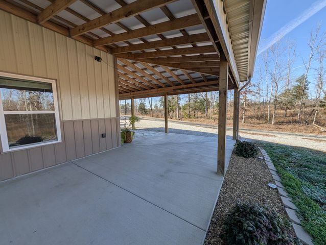 400 Toms Creek Lake Rd, Linden, TN 37096