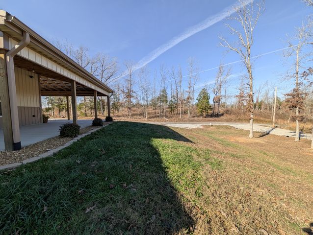 400 Toms Creek Lake Rd, Linden, TN 37096