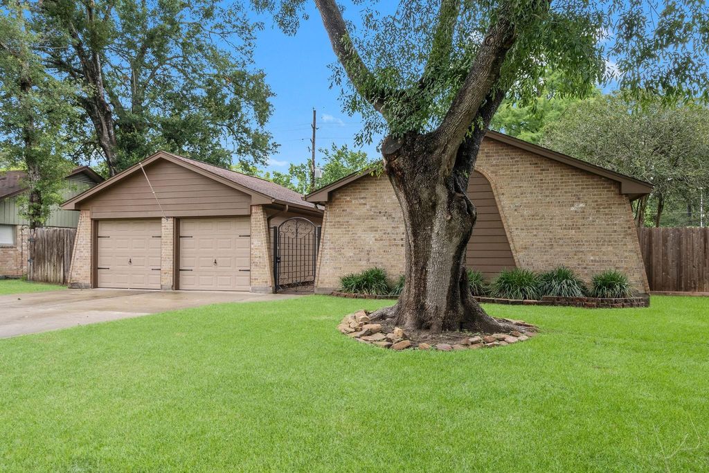 21710 Glenbranch Drive, Spring, TX 77388