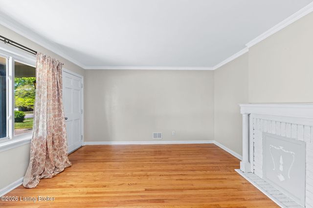 330 Stringer Ln, Mt Washington, KY 40047