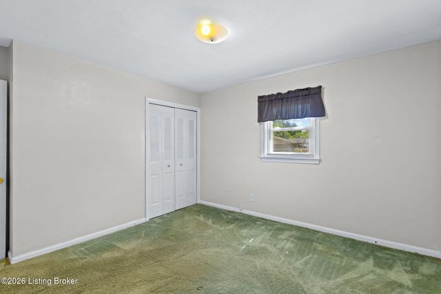 330 Stringer Ln, Mt Washington, KY 40047