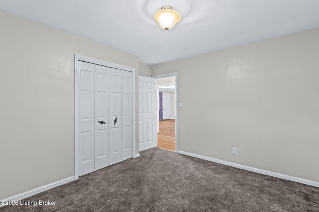 330 Stringer Ln, Mt Washington, KY 40047