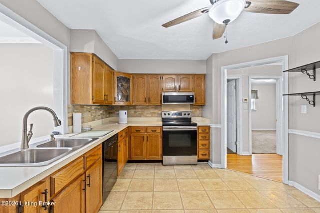 330 Stringer Ln, Mt Washington, KY 40047