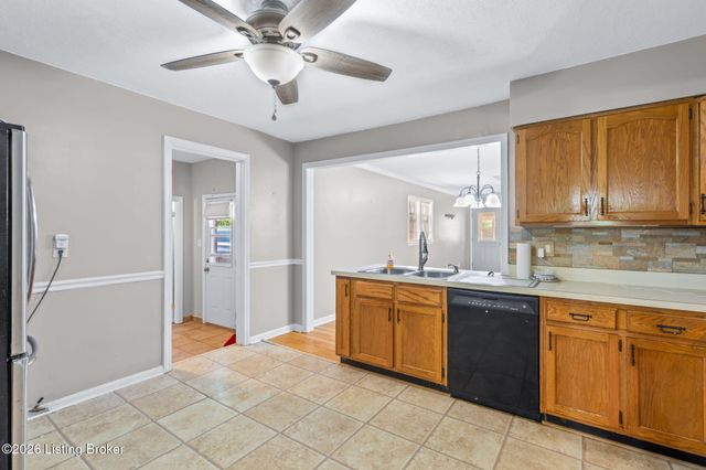 330 Stringer Ln, Mt Washington, KY 40047