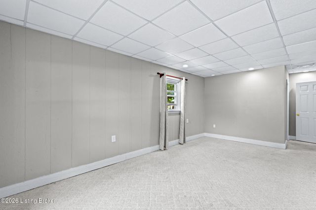 330 Stringer Ln, Mt Washington, KY 40047