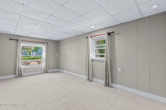 330 Stringer Ln, Mt Washington, KY 40047