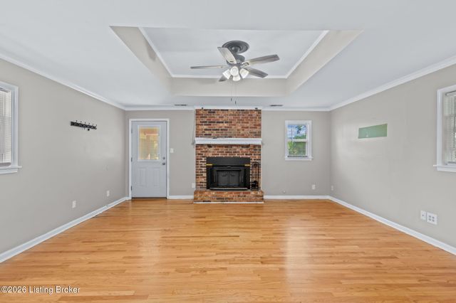 330 Stringer Ln, Mt Washington, KY 40047