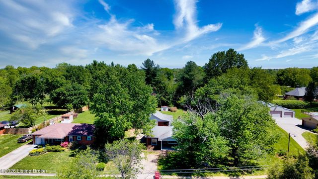 330 Stringer Ln, Mt Washington, KY 40047