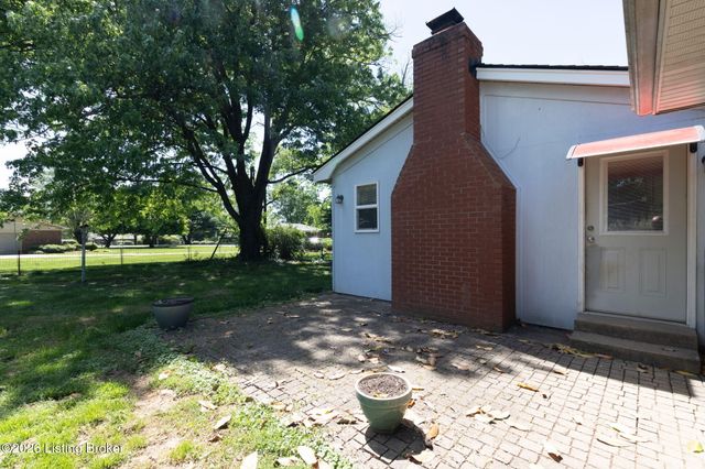 330 Stringer Ln, Mt Washington, KY 40047